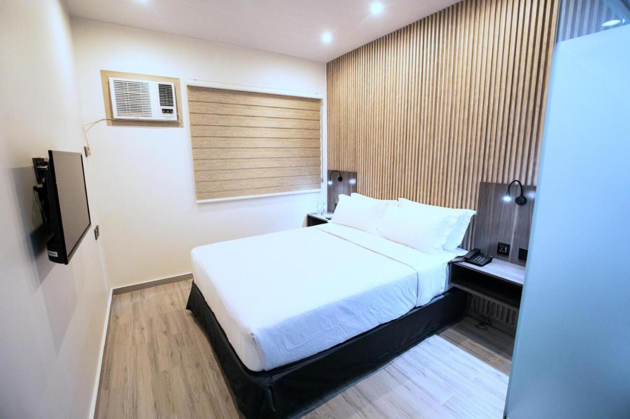 City Pod Hotel Cebu Stadt Exterior foto