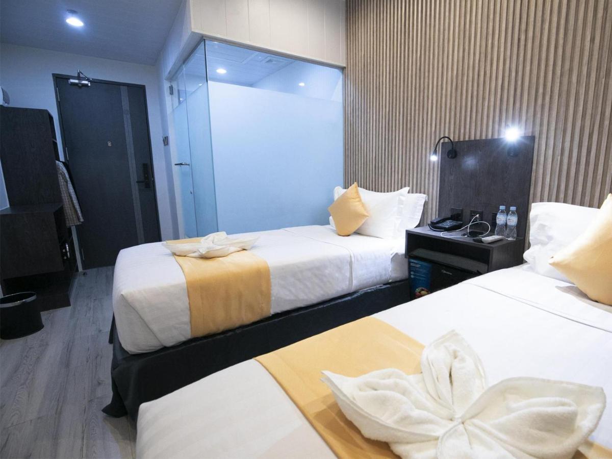 City Pod Hotel Cebu Stadt Exterior foto