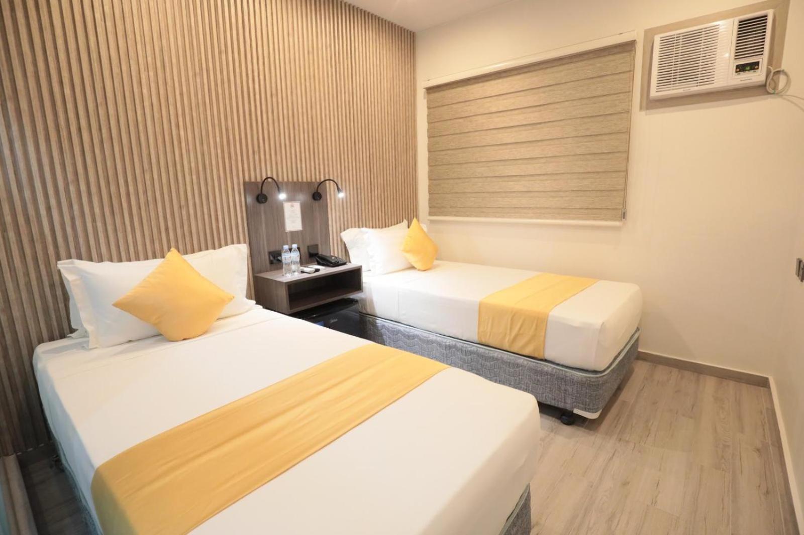 City Pod Hotel Cebu Stadt Exterior foto